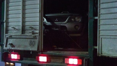 Transportaban en un camión un vehículo robado en 2018