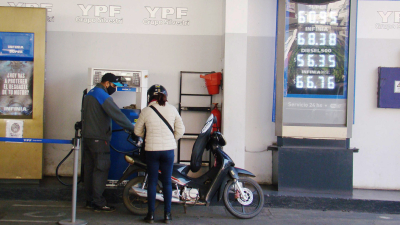 Aumentaron los combustibles y el litro de nafta premium superó los 69 pesos ⛽️