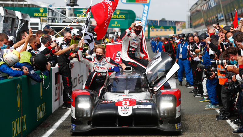 Pechito López en podio de las 24 Horas de Le Mans