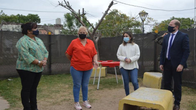 Barranqueras: el municipio entregó herramientas de producción textil para víctimas de violencia de género