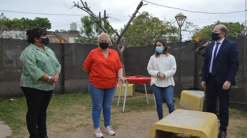 Barranqueras: el municipio entregó herramientas de producción textil para víctimas de violencia de género
