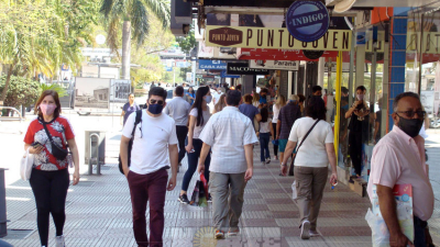 La ciudad arrancó con actividad casi normal y luego redujo movimientos