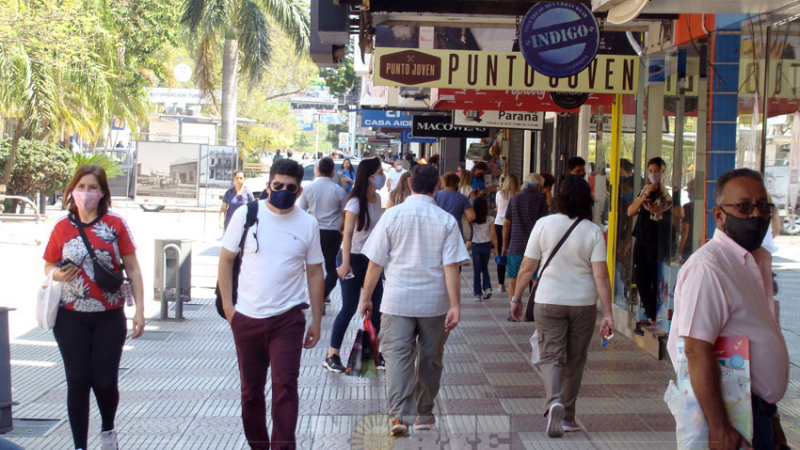 La ciudad arrancó con actividad casi normal y luego redujo movimientos