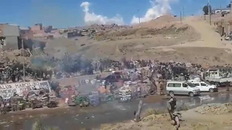 Conflicto en la frontera entre Argentina y Bolivia : balas de goma y gases lacrimógenos