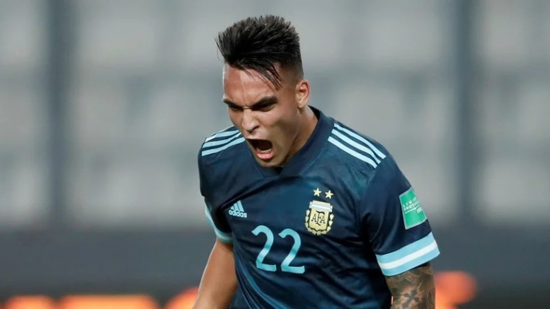 Argentina gana en la altura de Perú