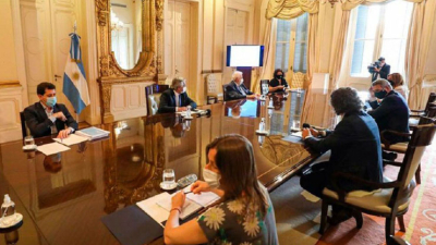 El presidente encabeza la primera reunión del Comité de Vacunación contra el coronavirus