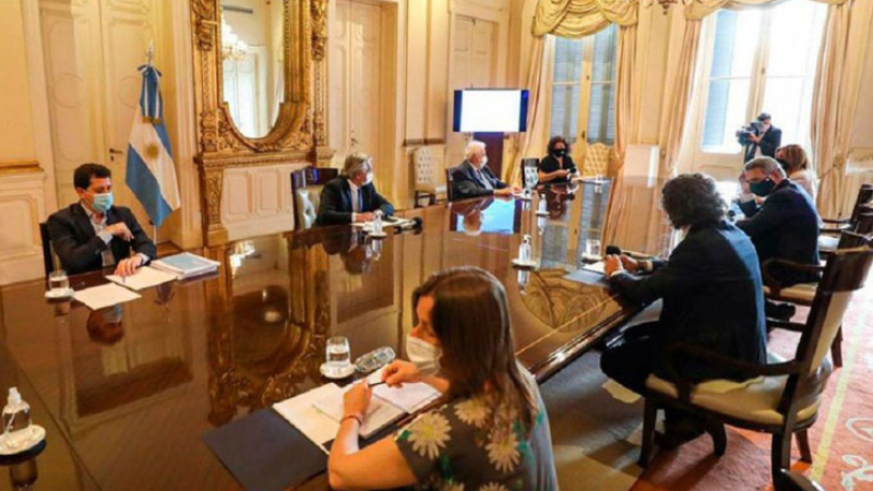 El presidente encabeza la primera reunión del Comité de Vacunación contra el coronavirus