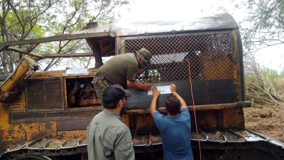 Inspectores de la Dirección Bosques frenaron a una topadora que operaba en forma ilegal