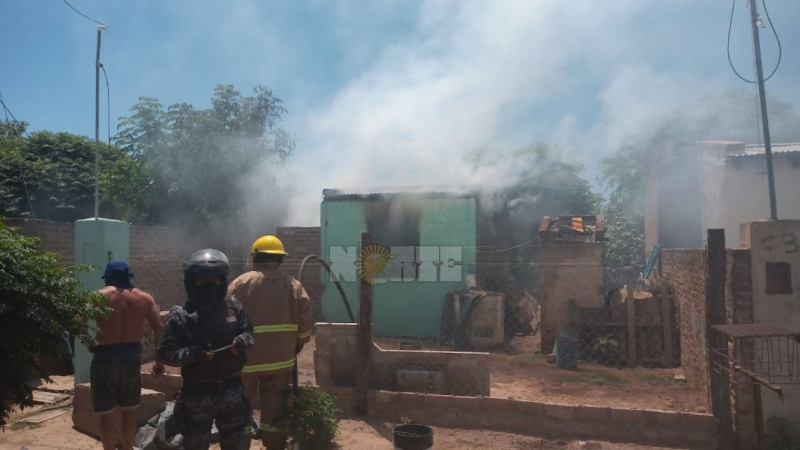 Un hombre perdió todo al incendiarse su vivienda en Charata