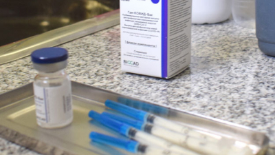 Aplicaron las primeras 540 dosis a trabajadores de la primera línea de lucha contra el coronavirus
