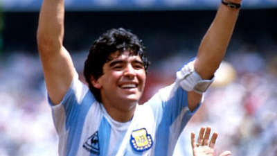 Apareció la imagen de Diego Maradona en una mancha y se hizo viral