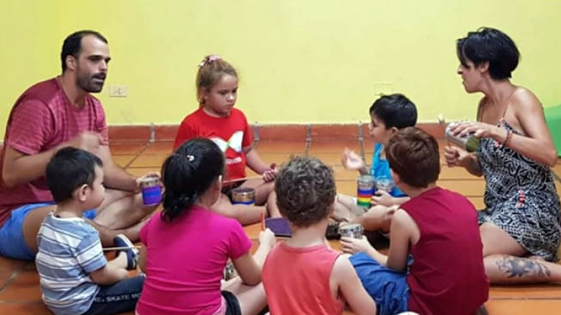 Taller musical para chicos con Paloma y Camilo