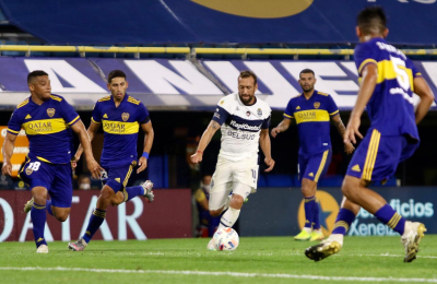 Boca evitó una derrota ante Gimnasia gracias al buen pie de Cardona 