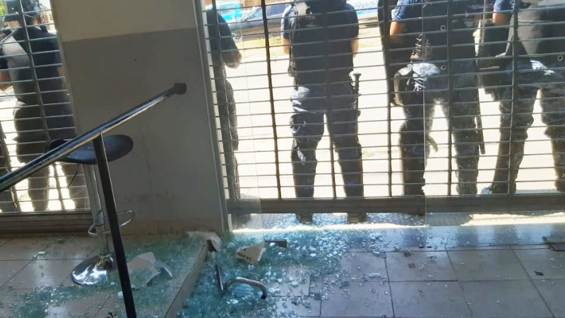 Marcha violenta: ocho detenidos por incidentes frente a sede ministerial