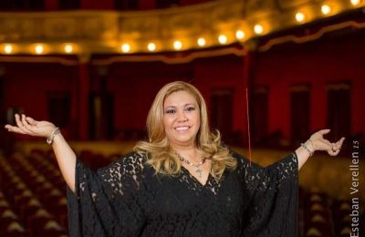 Lorena Larrea Catterino: la voz litoraleña