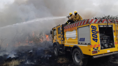 El fuego no da tregua en el sur de Villa Ángela