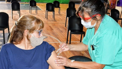 Pagarán un bono durante tres meses a 740.000 trabajadores de la salud