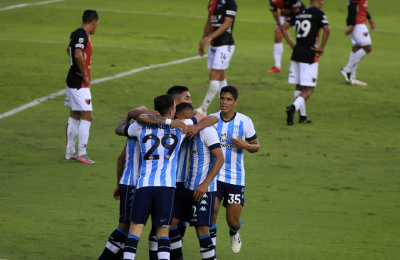 Racing venció a Colón y dio un paso importante para la clasificación