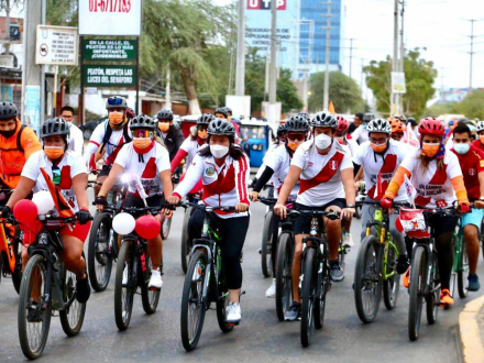 fujimori bicicleteada.jpg