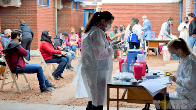 Vacunas: allanaron el hospital y una vivienda