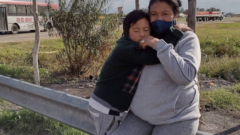 Dramática situación de una madre y su hijo que vinieron de Formosa buscando mejores oportunidades