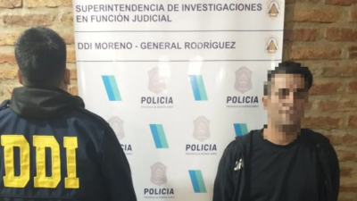 Tiene 14 años, dio a luz tras ser violada y su abusador la amenaza con sacarle al bebé