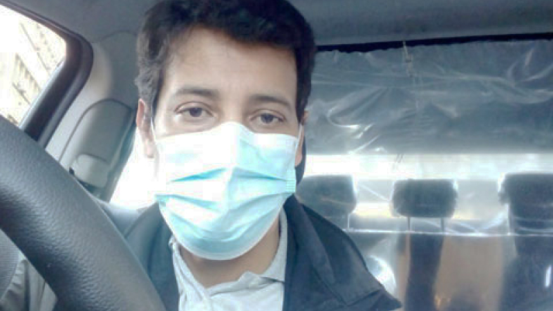 El chaqueño que transporta pacientes con Covid en Ciudad de Buenos Aires