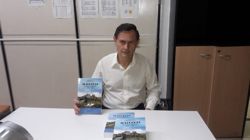 Presentan el libro “Malvinas su contexto histórico 1520 -1982"