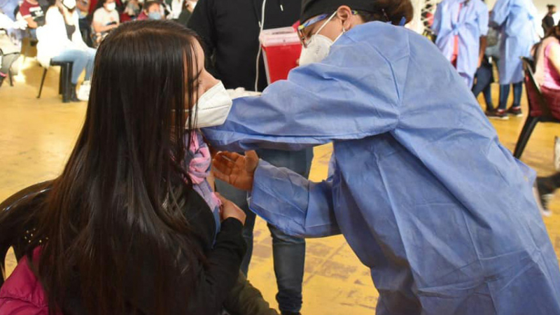 Desde mañana, aplican la tercera dosis a grupos priorizados