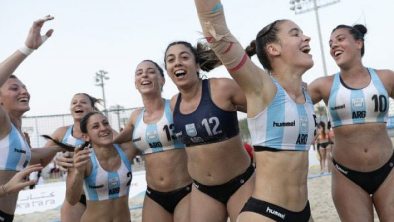 Equipos femeninos de beach handball podrán utilizar shorts y remeras en lugar de bikinis