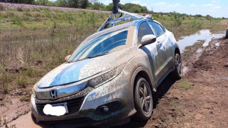 Se empantanó el auto de Google en Pinedo