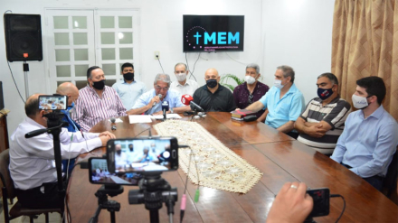 mesa-religiosa2.jpg