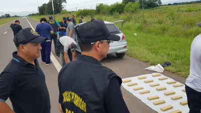 Makallé: dos narcos detenidos con 13 kilos de marihuana