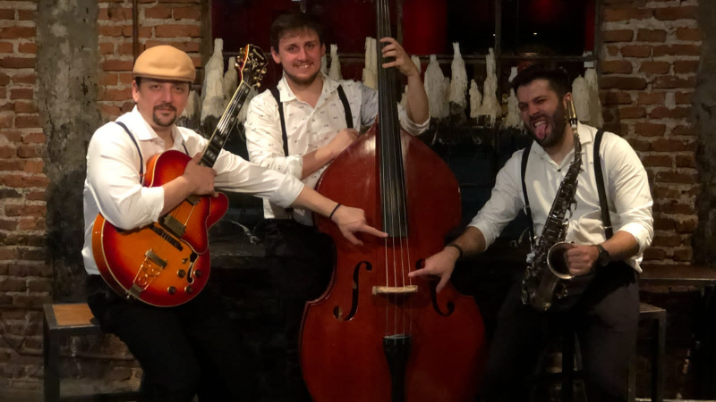 Llega el swing de Les Nómades al Fógón