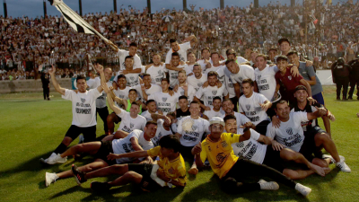 For Ever inolvidable: logró el ansiado ascenso a la Primera Nacional