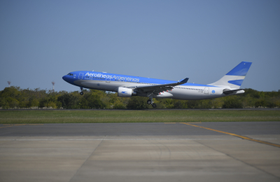 El aeropuerto internacional retoma sus viajes a Córdoba y sumará a Salta en 2022