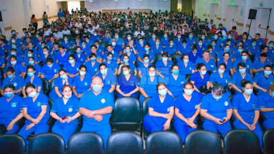 Entregan certificados a la primera promoción de enfermeros profesionales