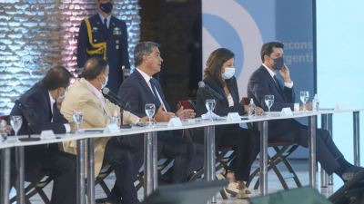 "La deuda nos condiciona severamente", dijo el gobernador Capitanich