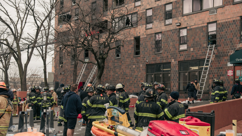 Trágico incendio en Nueva York deja al menos 19 muertos