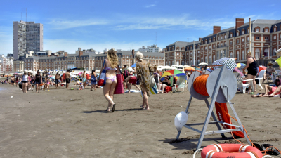 Verano récord: con 22 millones de turistas en menos de un mes, se espera la mejor temporada en 10 años