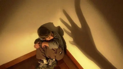 Demoraron a una joven por maltrato infantil expuesto en un video viral