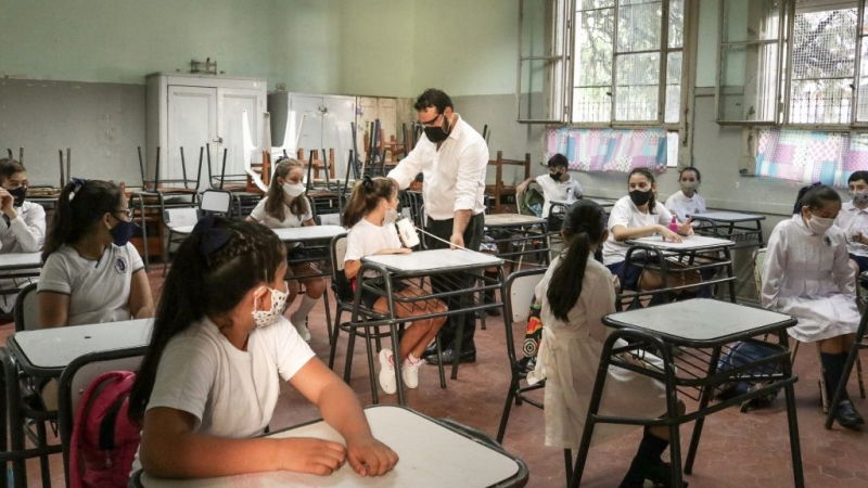Resurge la vieja polémica por el pago de presentismo a los docentes