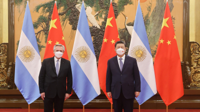 Argentina enviará una delegación militar a China para avanzar en la compra de aviones de combate