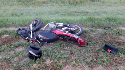Joven motociclista fallece tras chocar contra un caballo en Pampa Del Indio