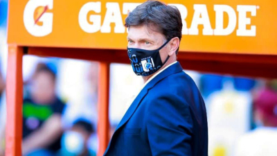 Violencia en la Liga MX: entrenador argentino del Querétaro salvó la vida a hinchas de Atlas
