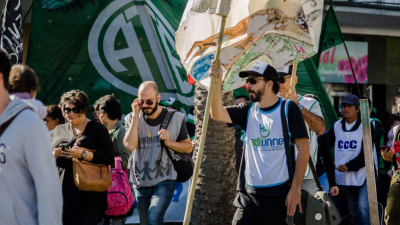Bronca de docentes universitarios por la suspensión intempestiva de la paritaria