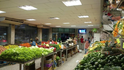 Con dos salarios mínimos, una familia ya no cubre la canasta básica del mes