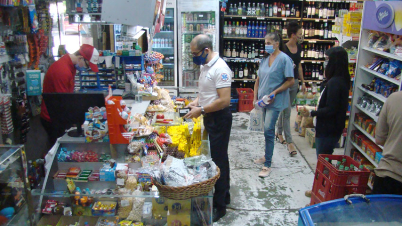 Resignación y pesimismo de vecinos en Resistencia ante los precios imparables