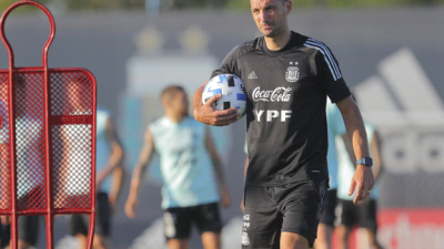 Scaloni dio la lista para la última doble fecha de las Eliminatorias