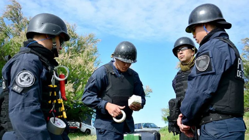 Hallan una granada de mano en un parque